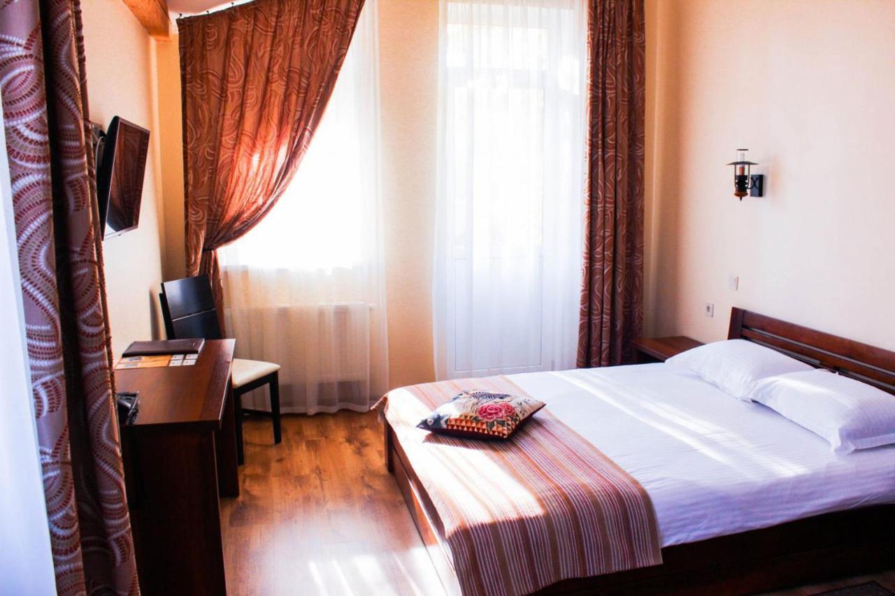 Viktoria Park Hotel Buča Esterno foto
